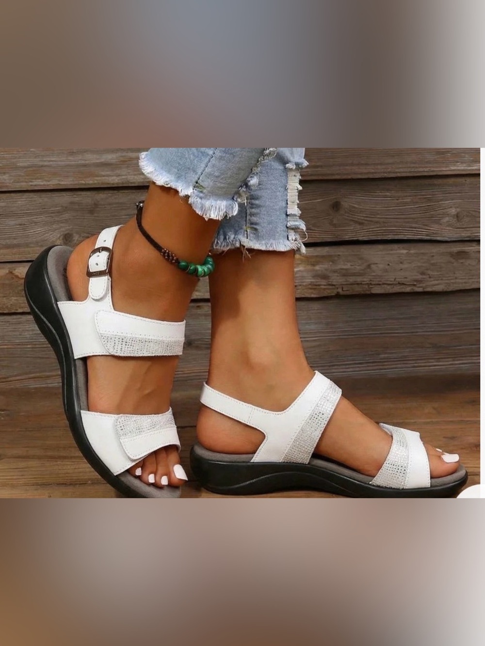 SAS Nudu Women’s White Comfort Sandals with Cushioned Sole in great condition.